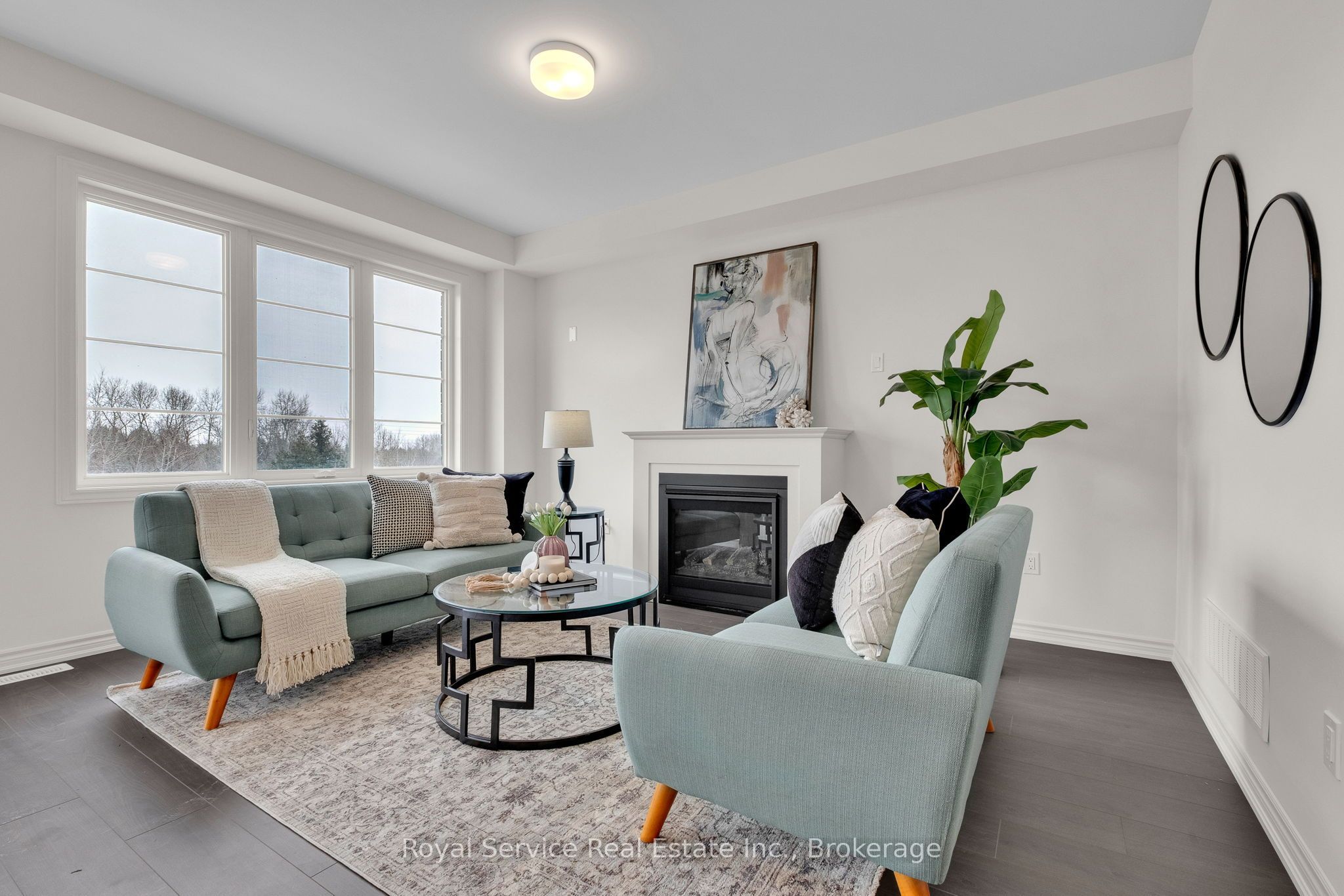 472 Trevor Street Property Photo 8