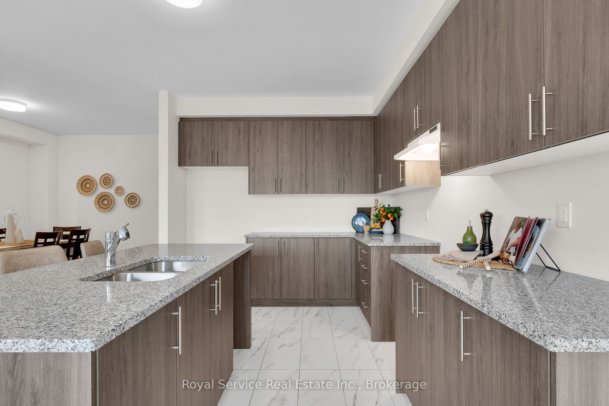 472 Trevor Street Property Photo 11