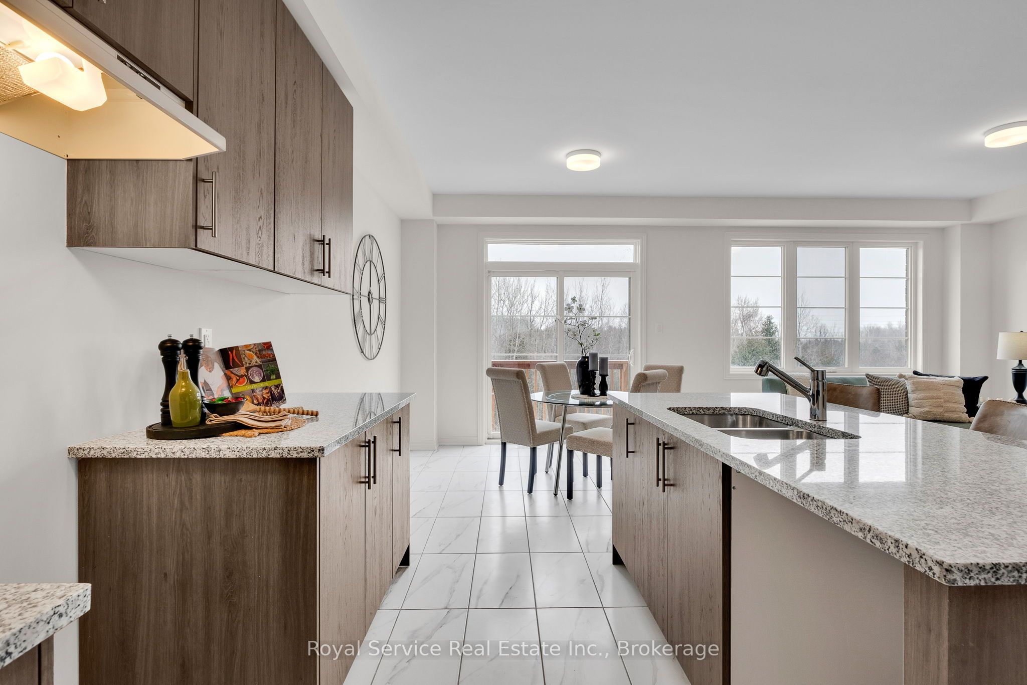 472 Trevor Street Property Photo 12
