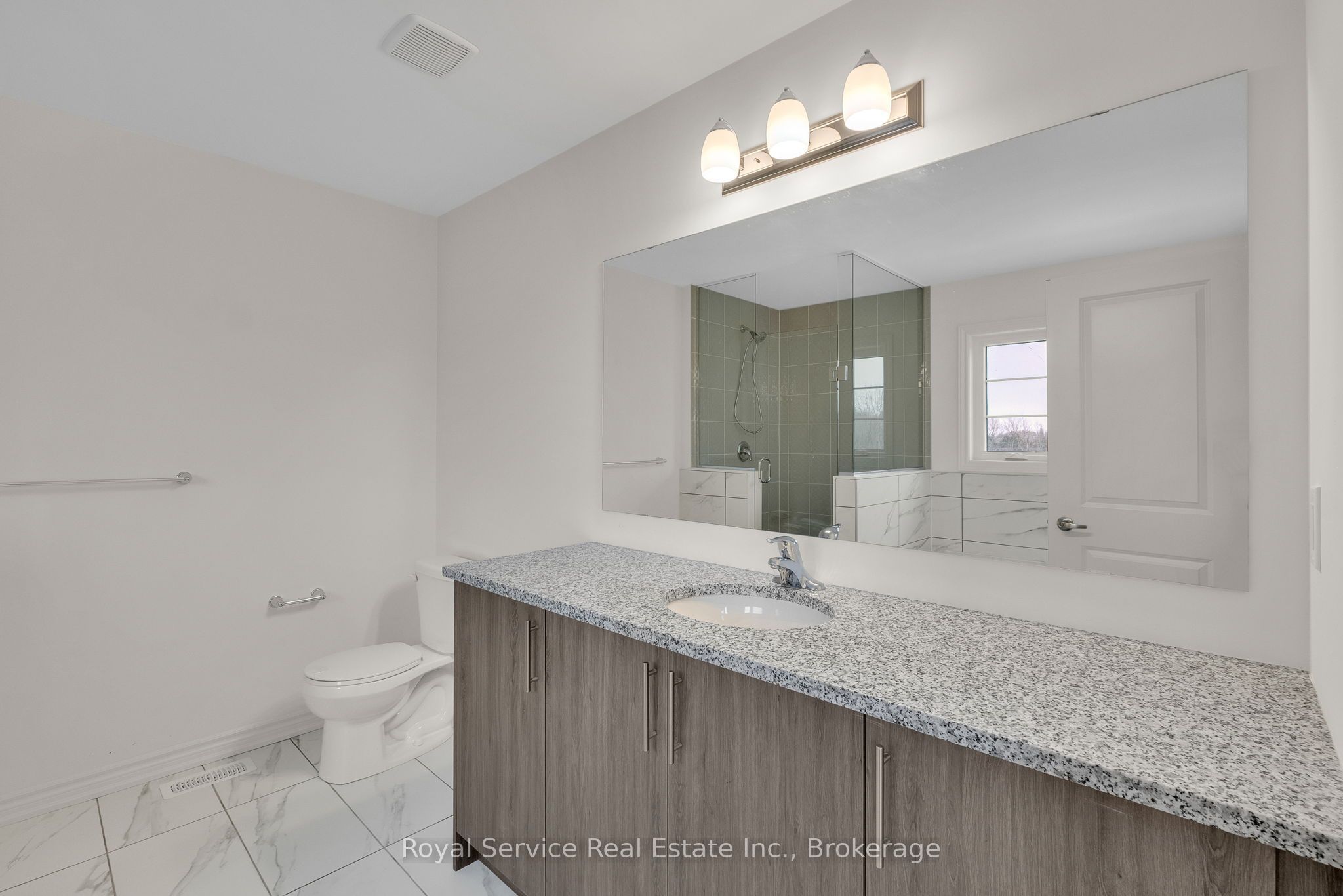 472 Trevor Street Property Photo 15