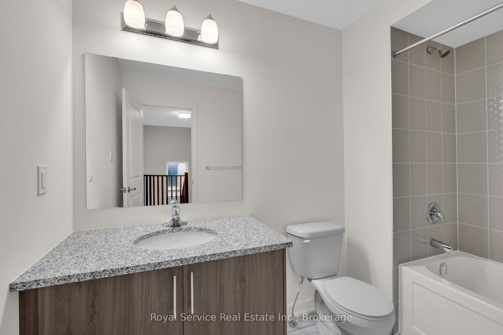 472 Trevor Street Property Photo 22