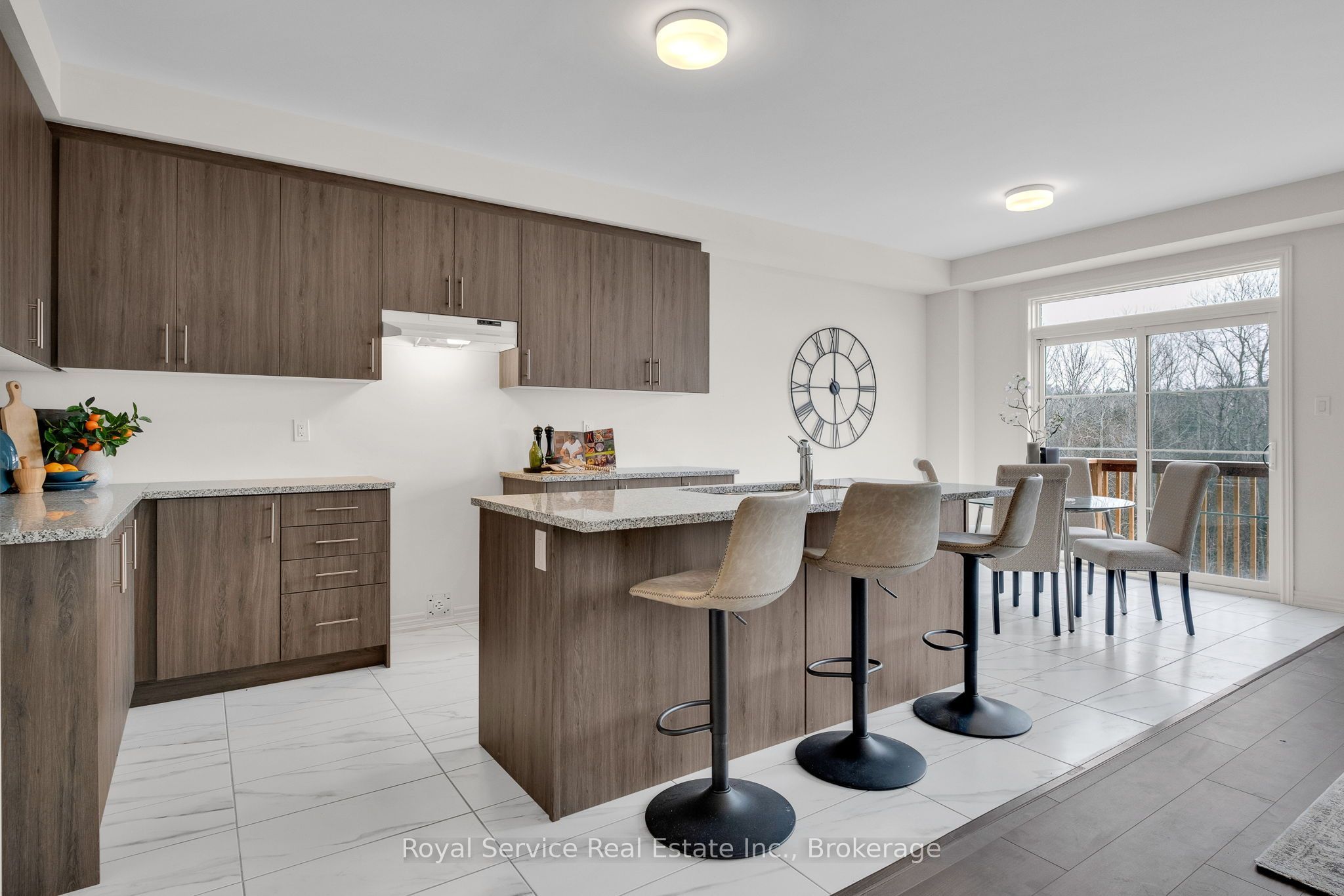 472 Trevor Street Property Photo 28