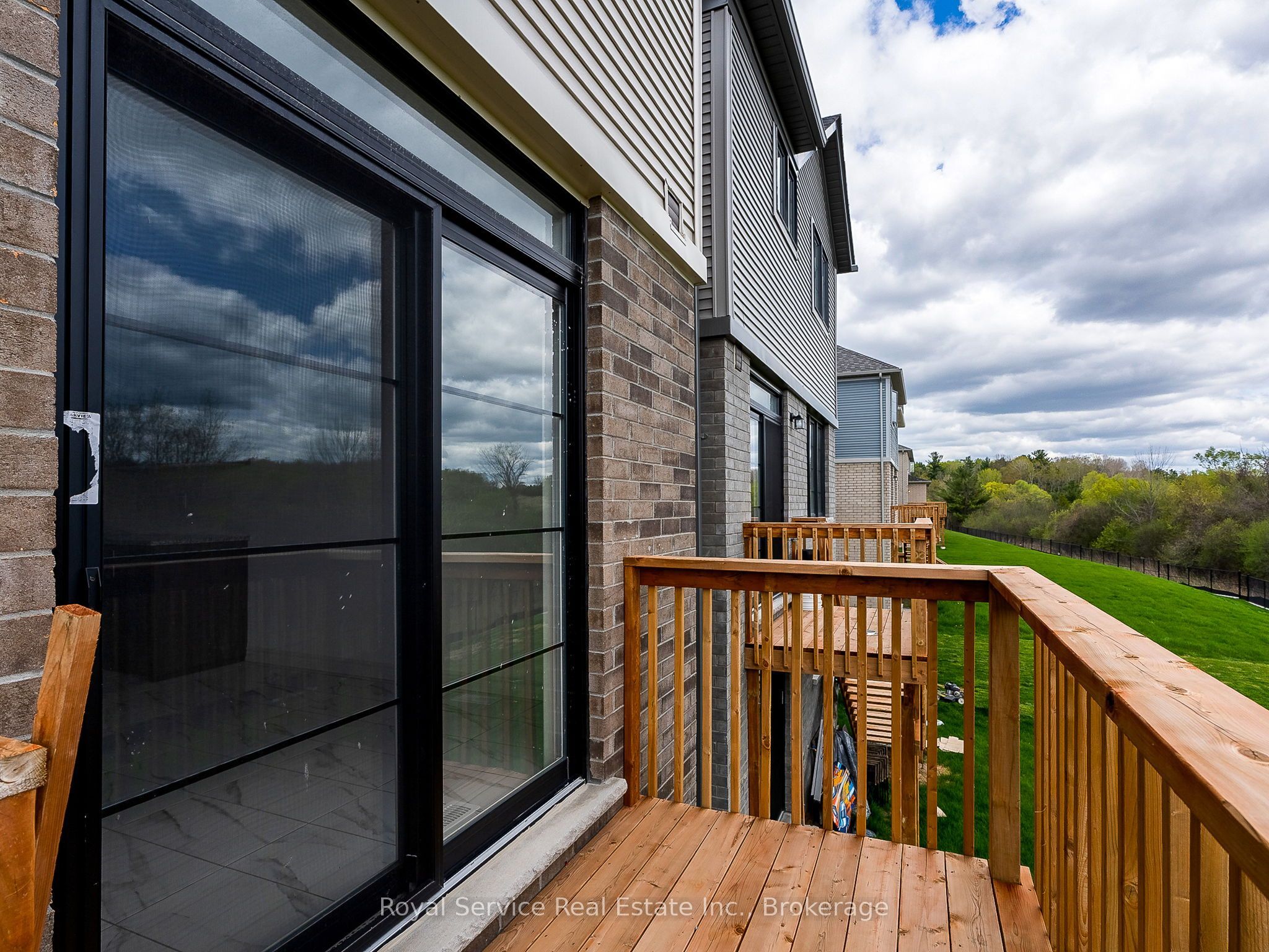 472 Trevor Street Property Photo 32
