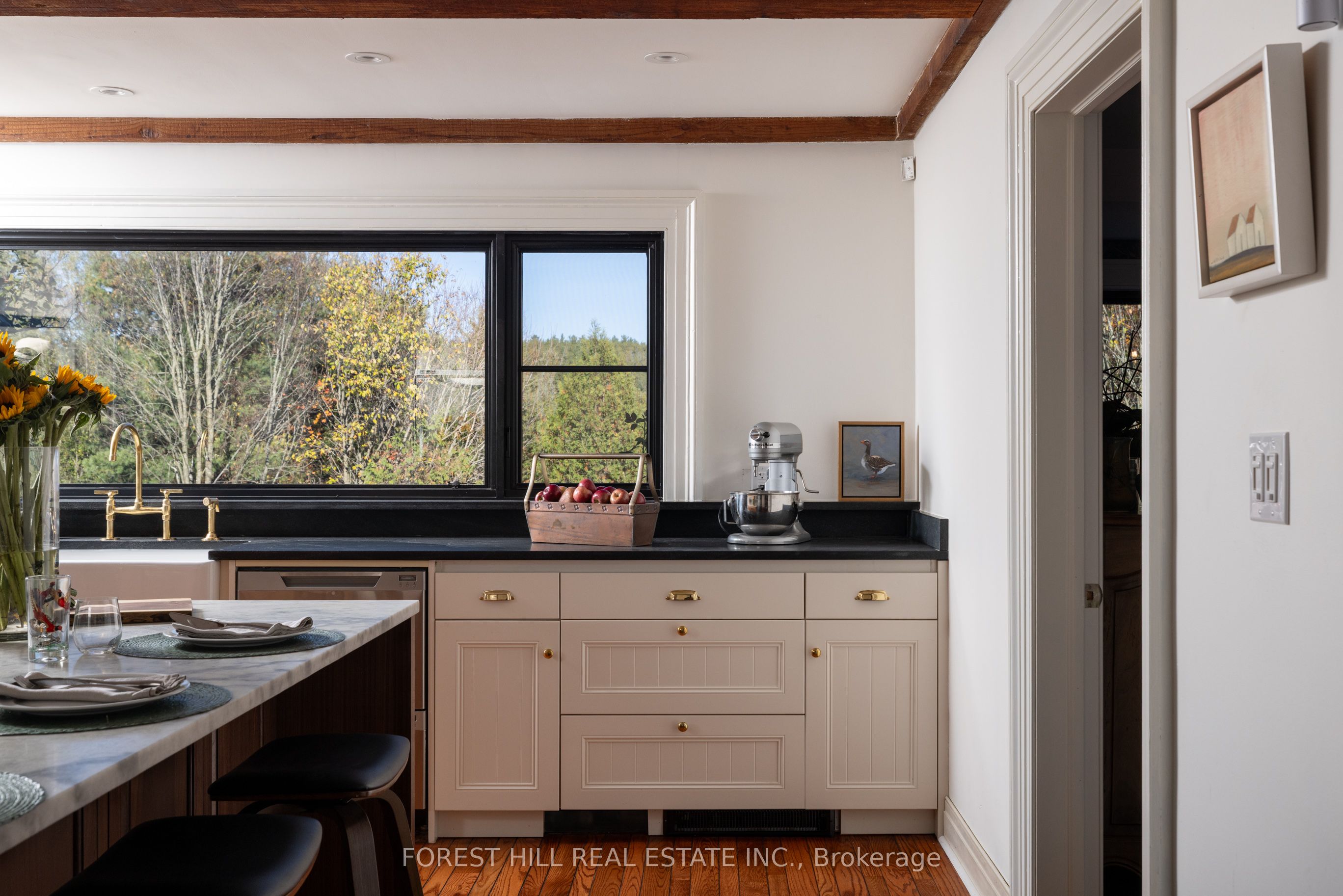 794575 Mono Centre Road Property Photo 12