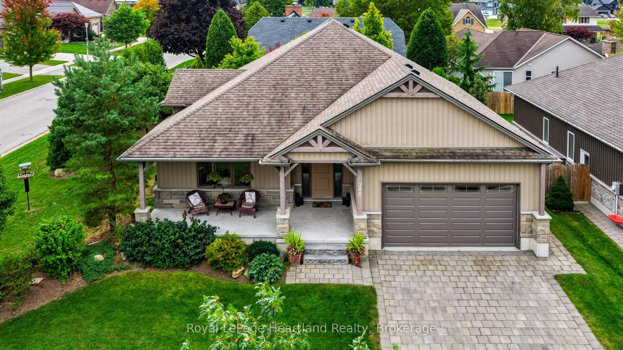 285 Darling Boulevard Property Photo 1