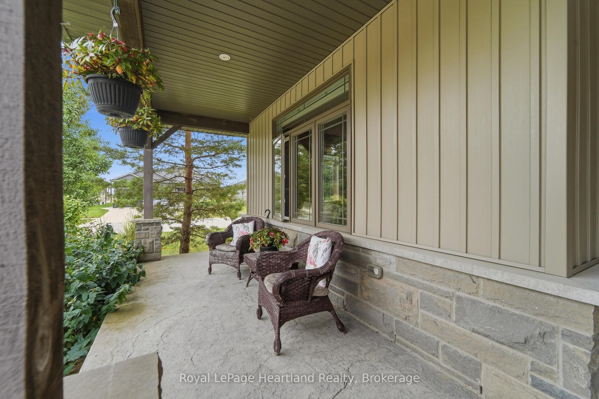 285 Darling Boulevard Property Photo 3