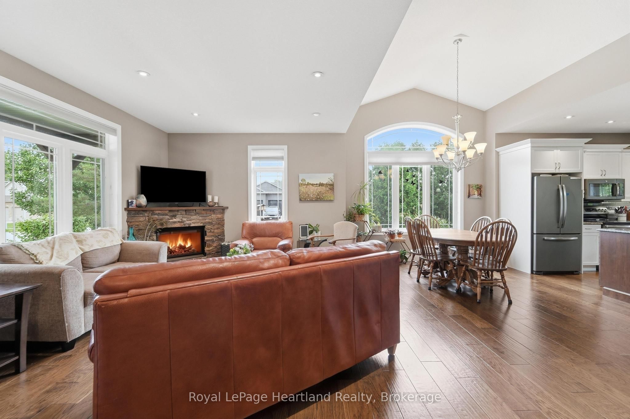 285 Darling Boulevard Property Photo 8