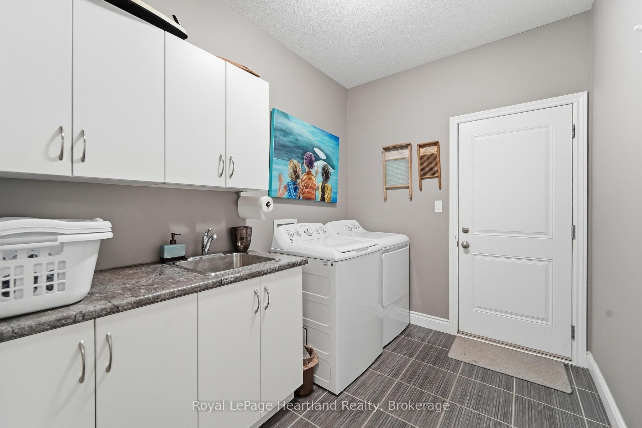285 Darling Boulevard Property Photo 21