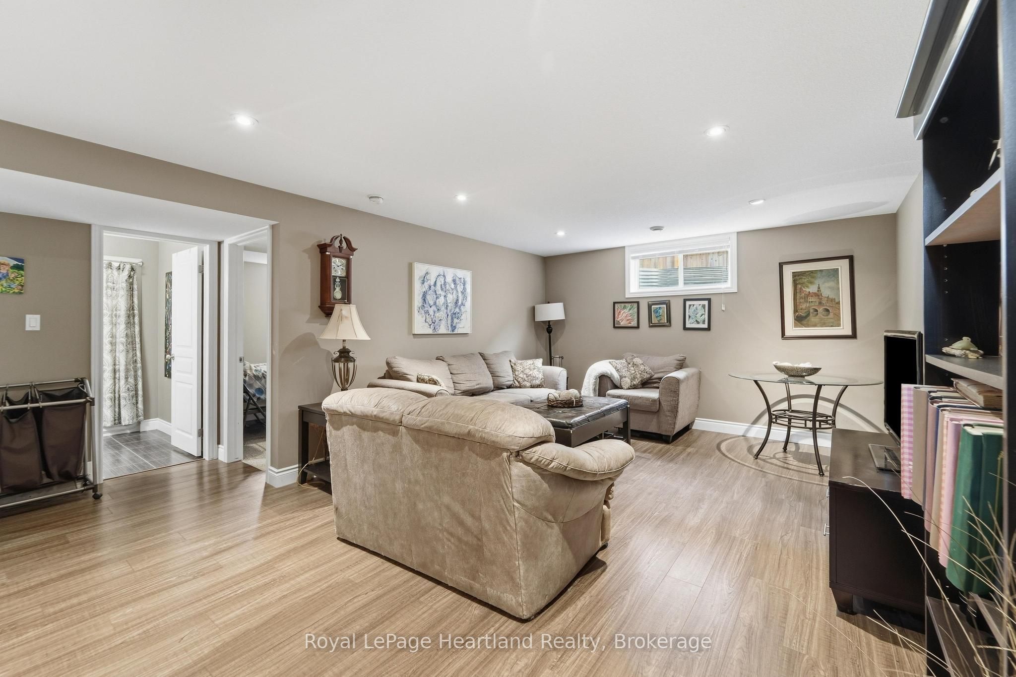 285 Darling Boulevard Property Photo 28