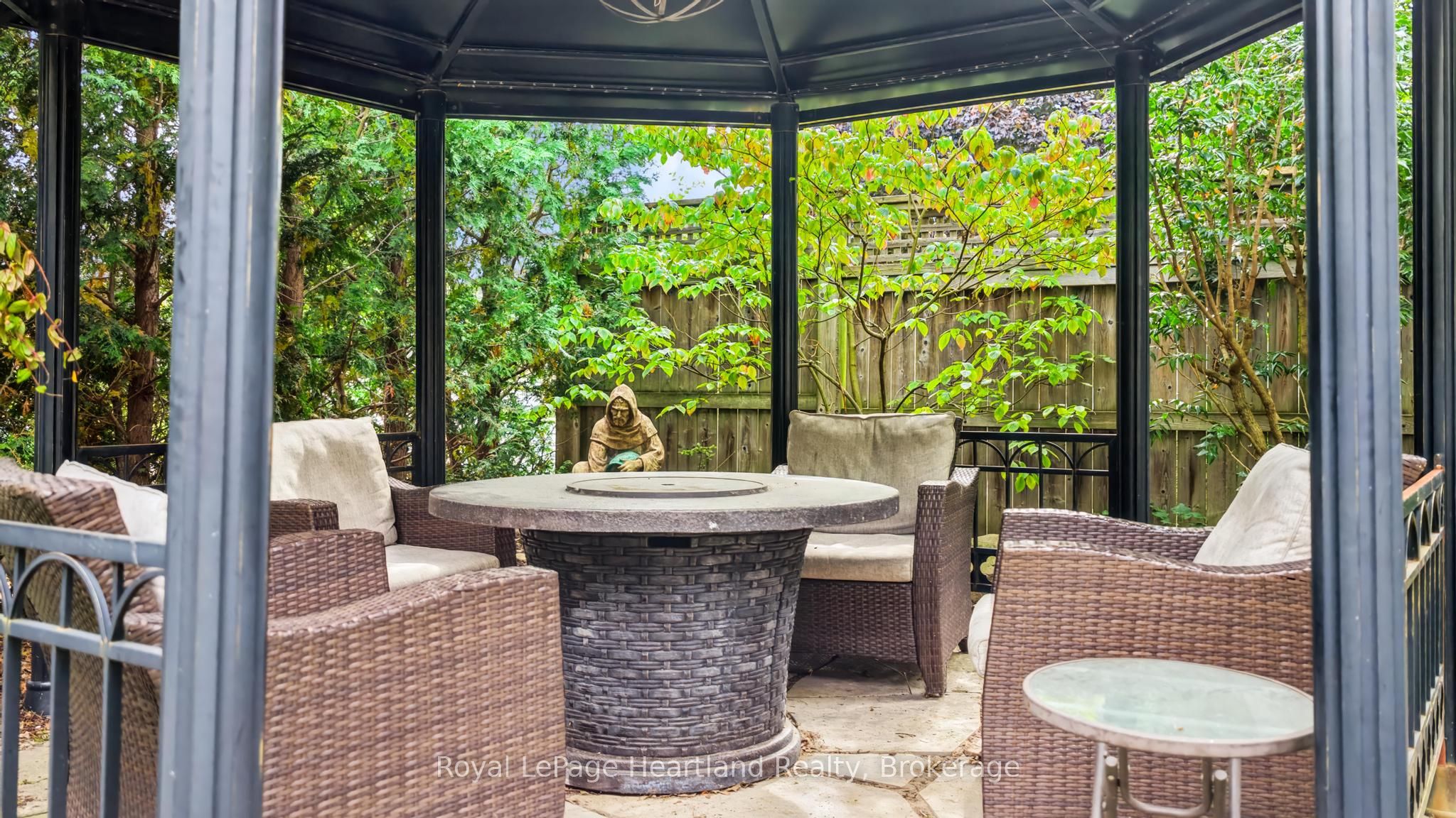 285 Darling Boulevard Property Photo 45