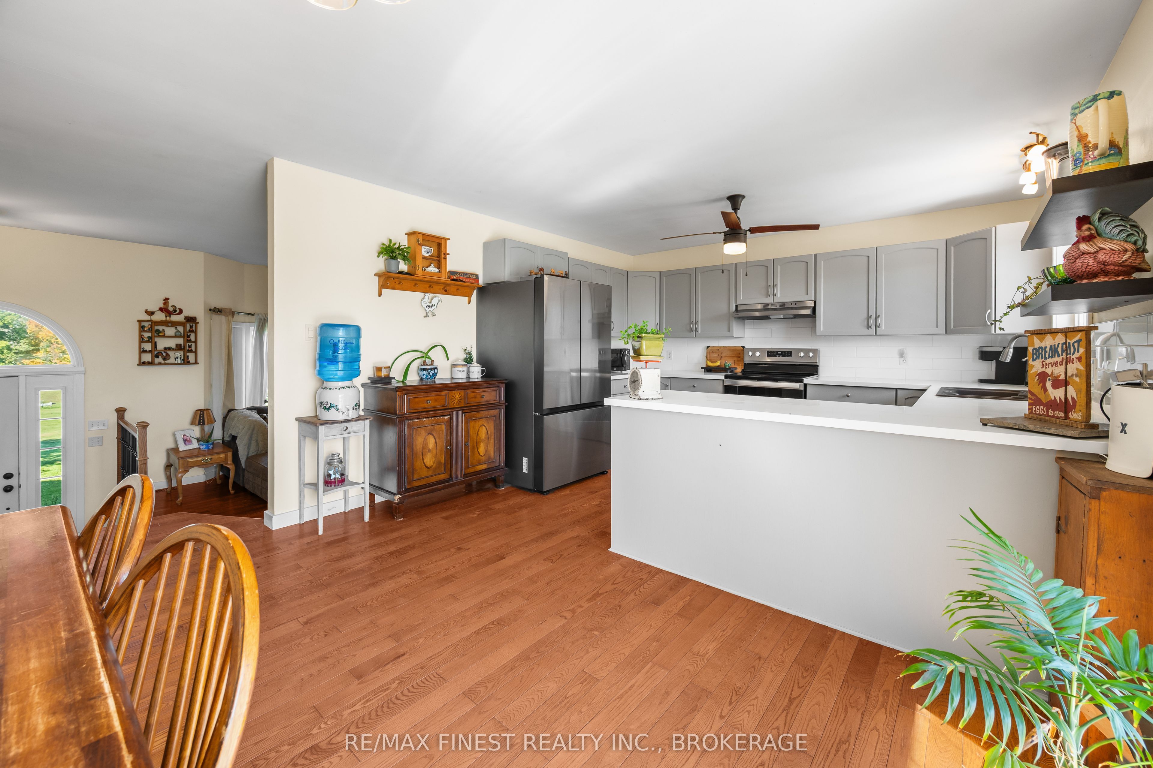 2442 Keeley Road Property Photo 8
