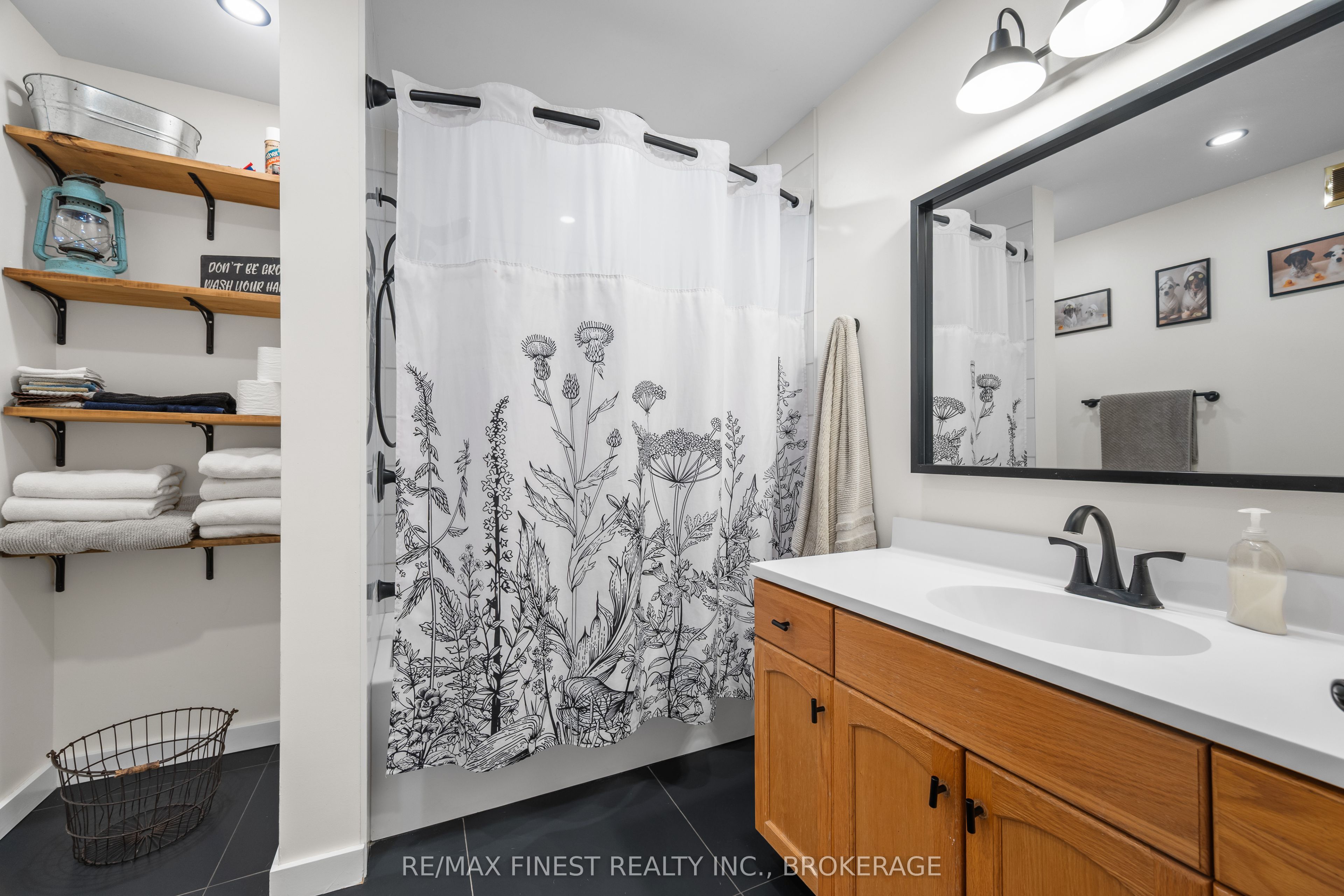 2442 Keeley Road Property Photo 14