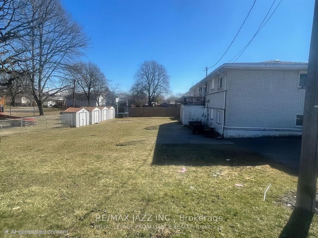 37-43 Leonard Avenue Property Photo 2