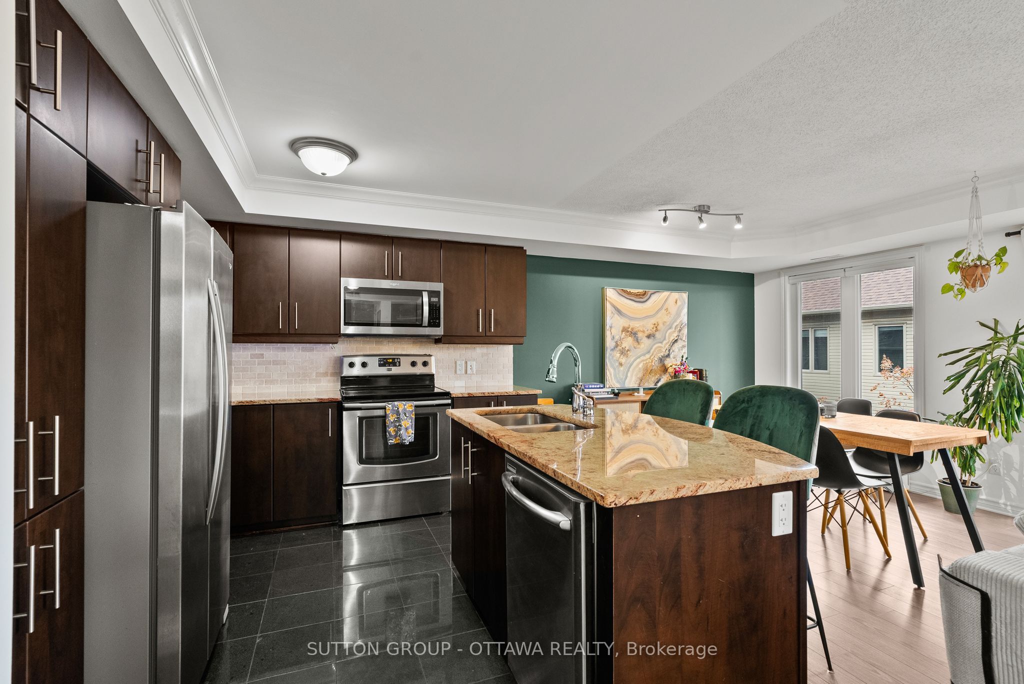 565 Stonefield Private 7 Property Photo 10