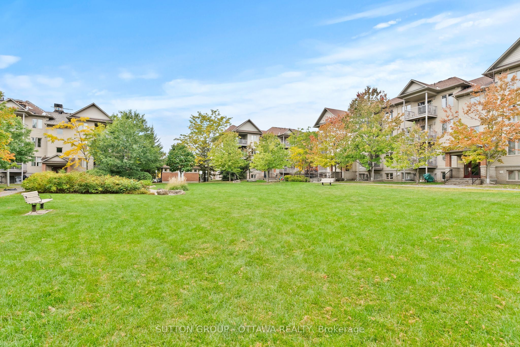 565 Stonefield Private 7 Property Photo 35