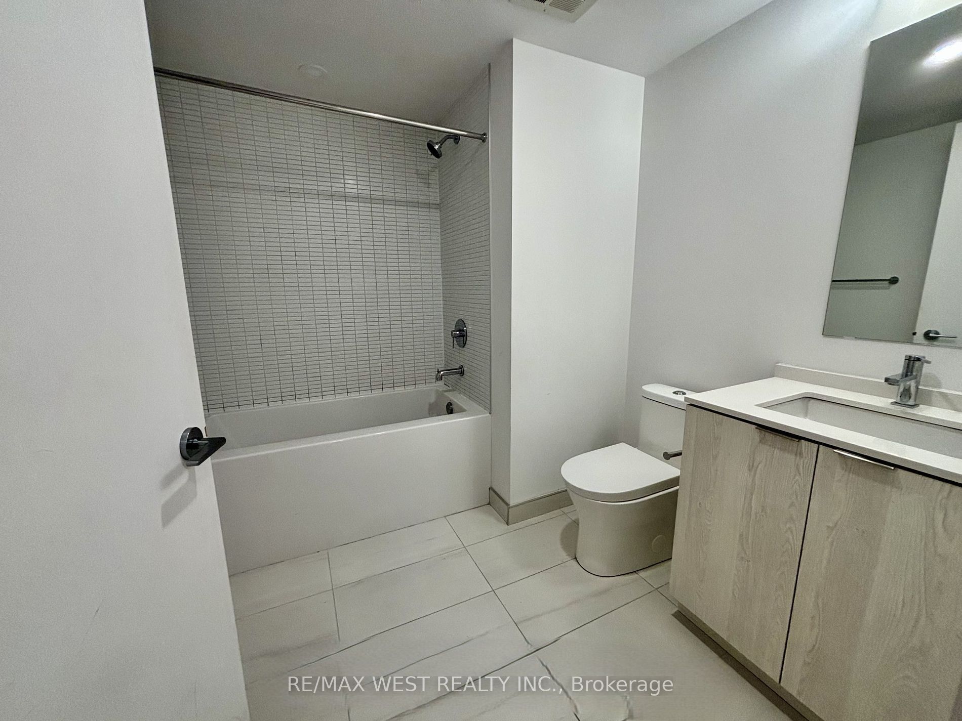 1 Jarvis Street 325 Property Photo 10