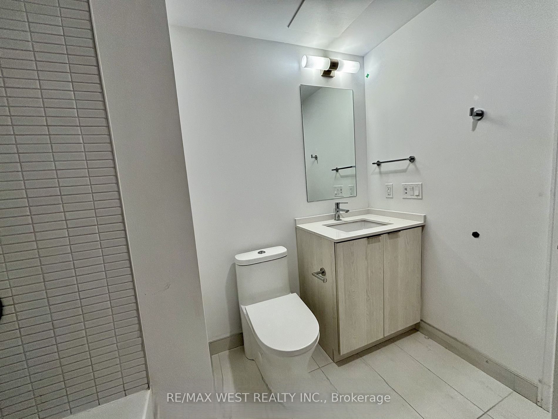 1 Jarvis Street 325 Property Photo 11