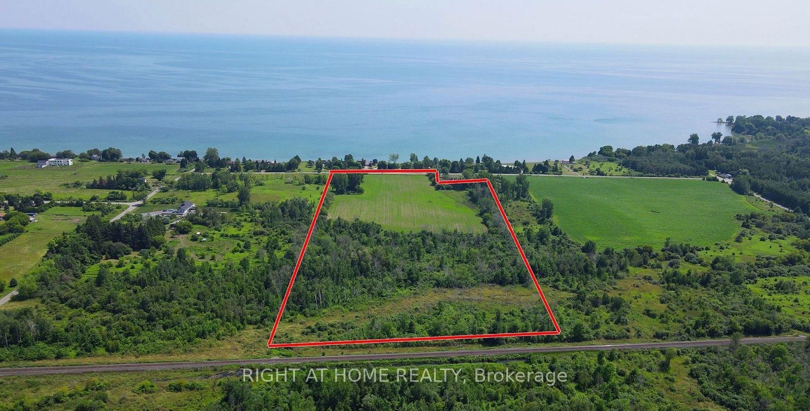 418 Victoria Beach Road Property Photo 2