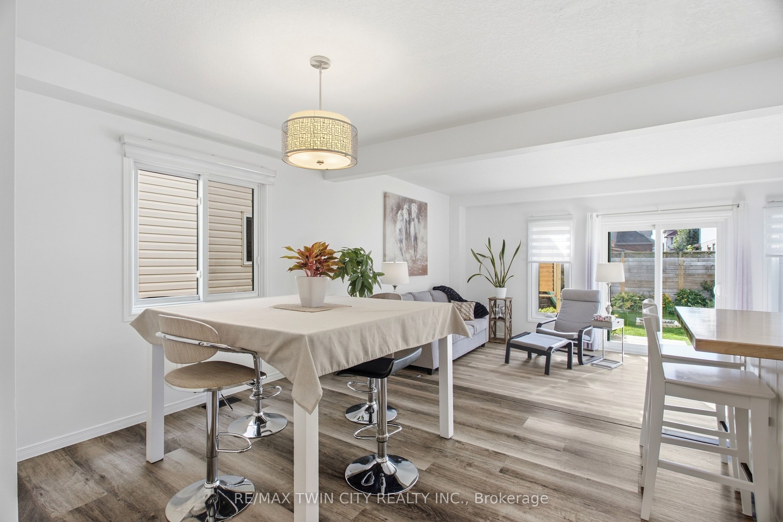 15 Cannes Street Property Photo 5
