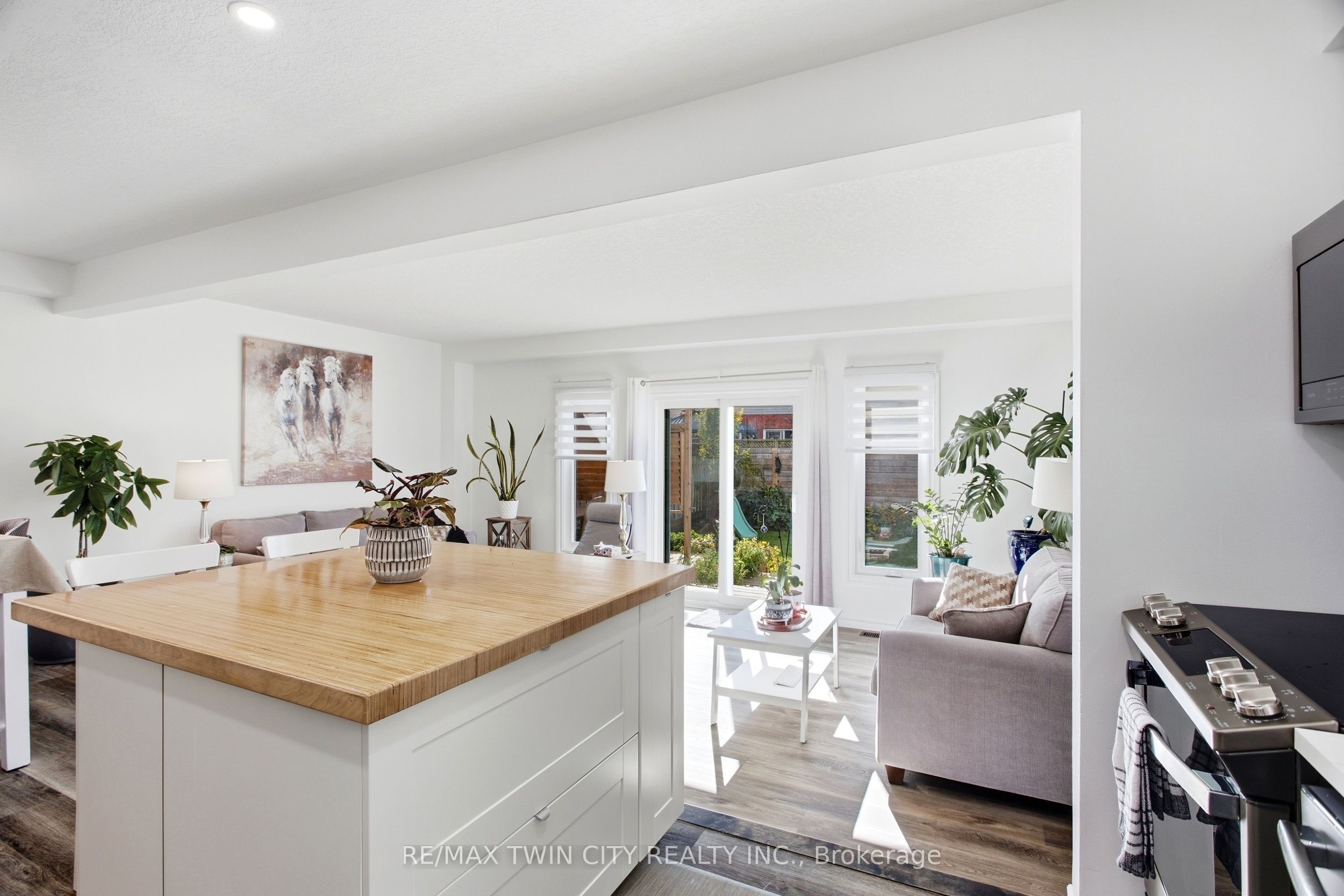 15 Cannes Street Property Photo 12