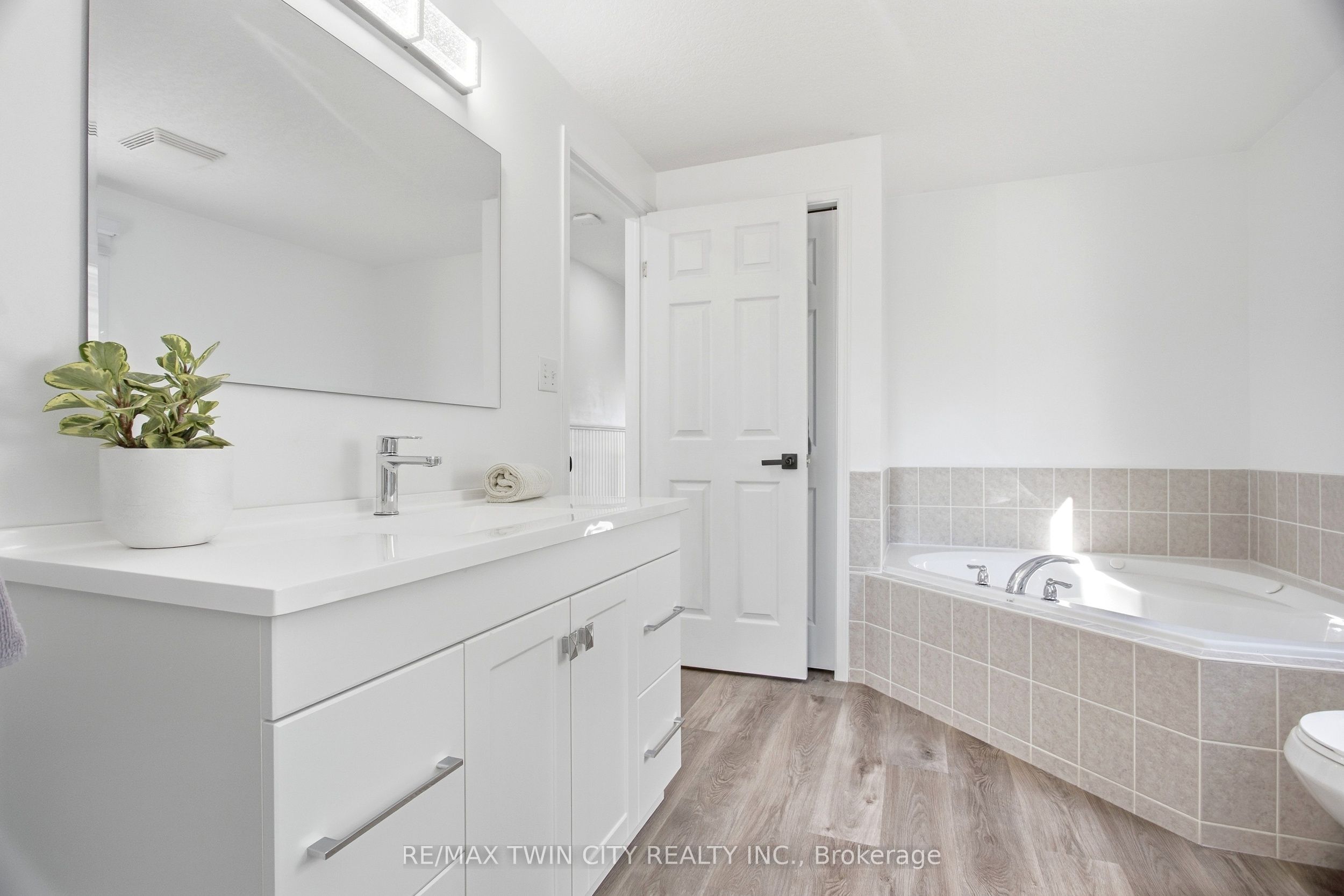 15 Cannes Street Property Photo 33
