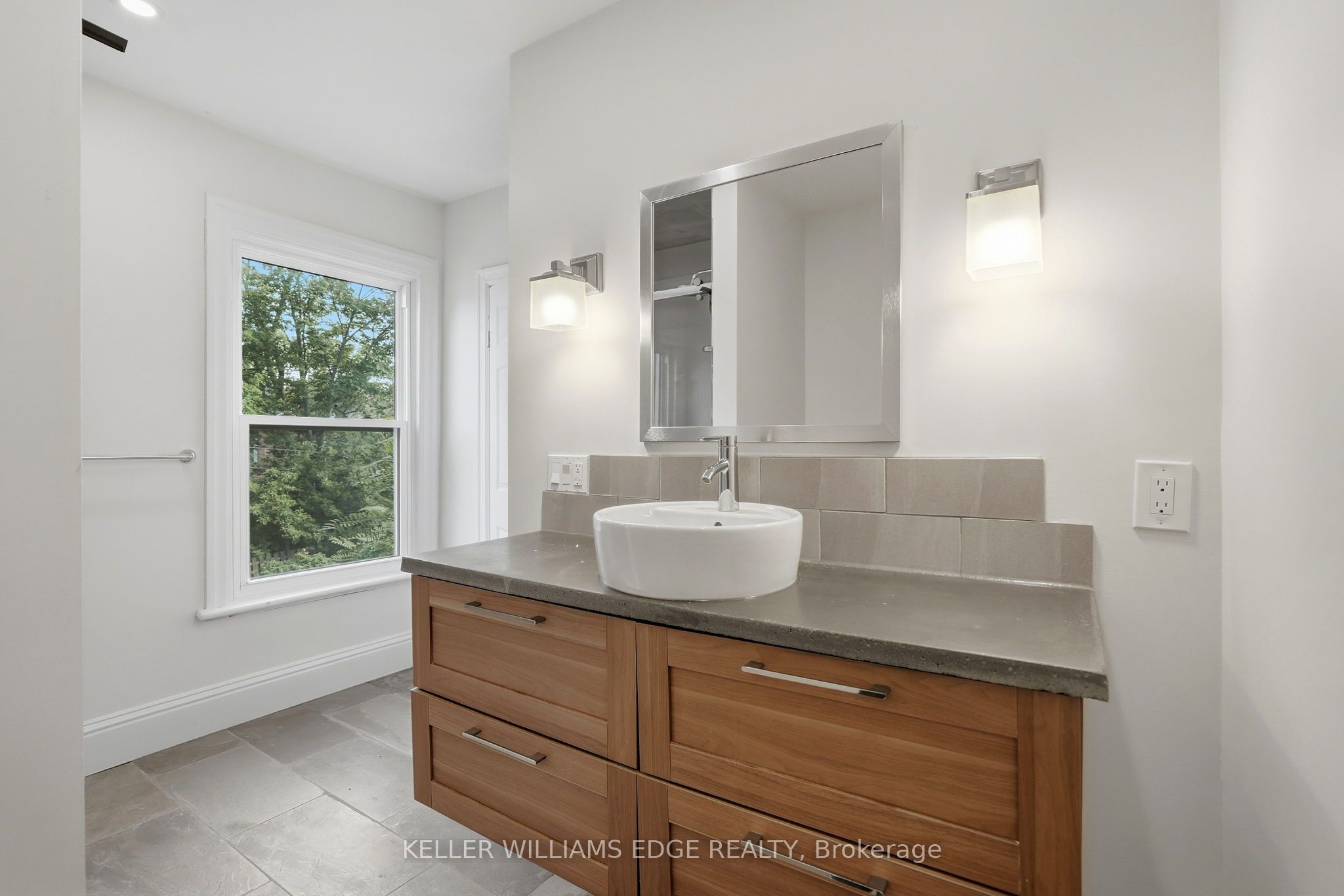 60 Stirton Street Property Photo 28
