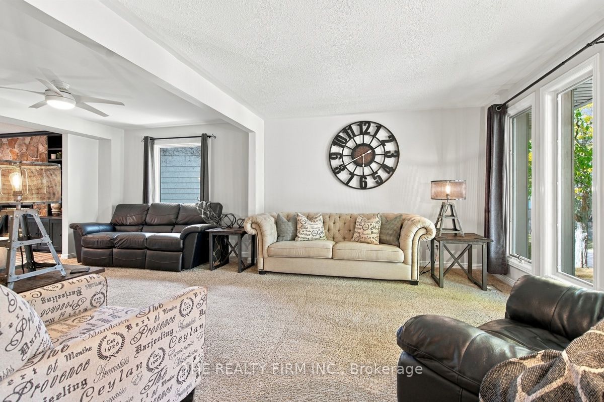 11 Somerset Crescent Property Photo 4