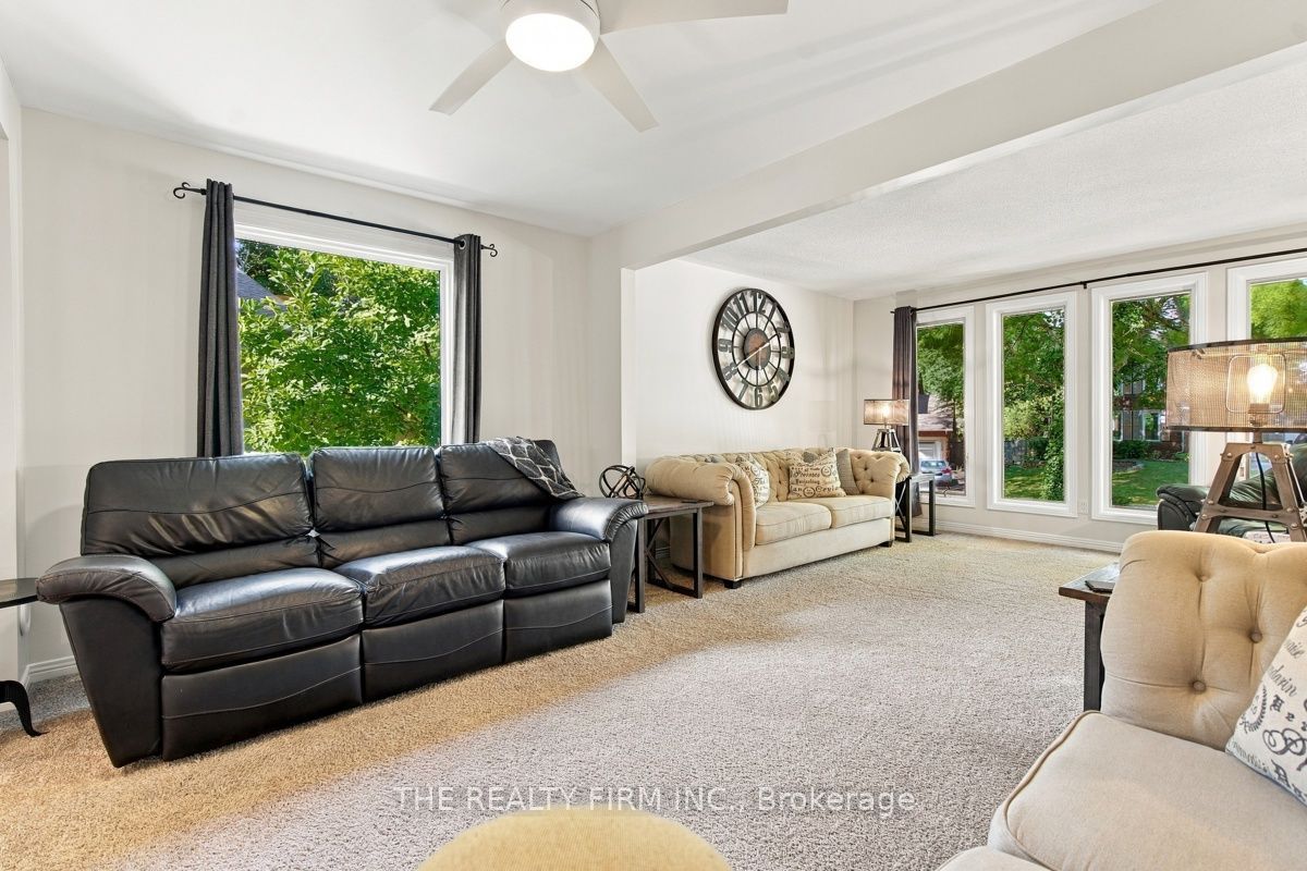 11 Somerset Crescent Property Photo 6