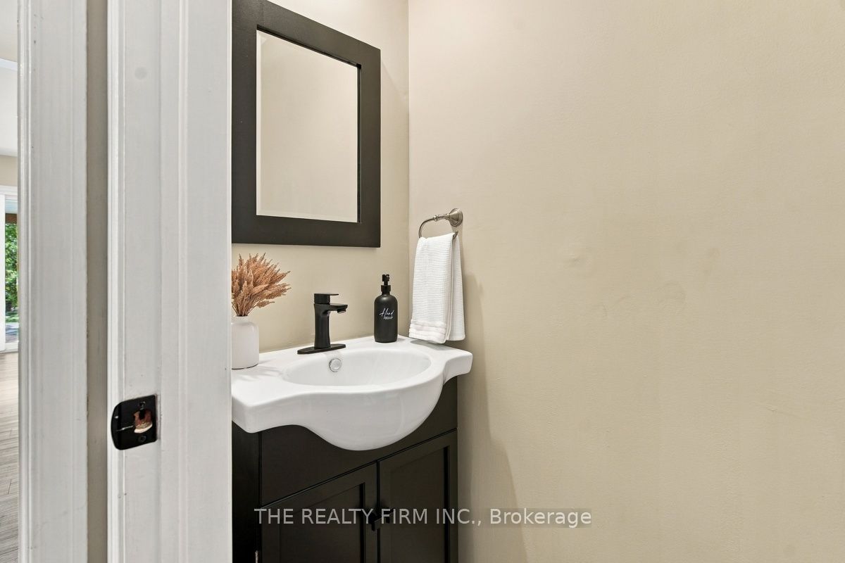 11 Somerset Crescent Property Photo 14