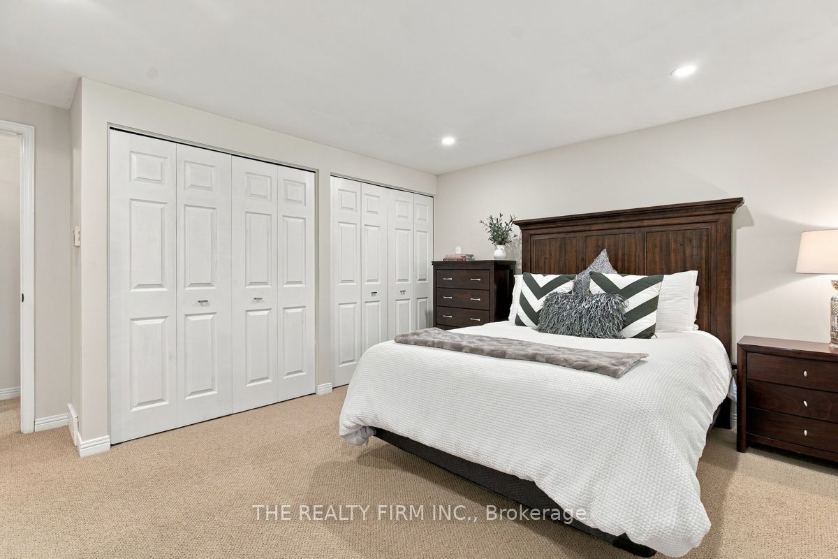 11 Somerset Crescent Property Photo 16