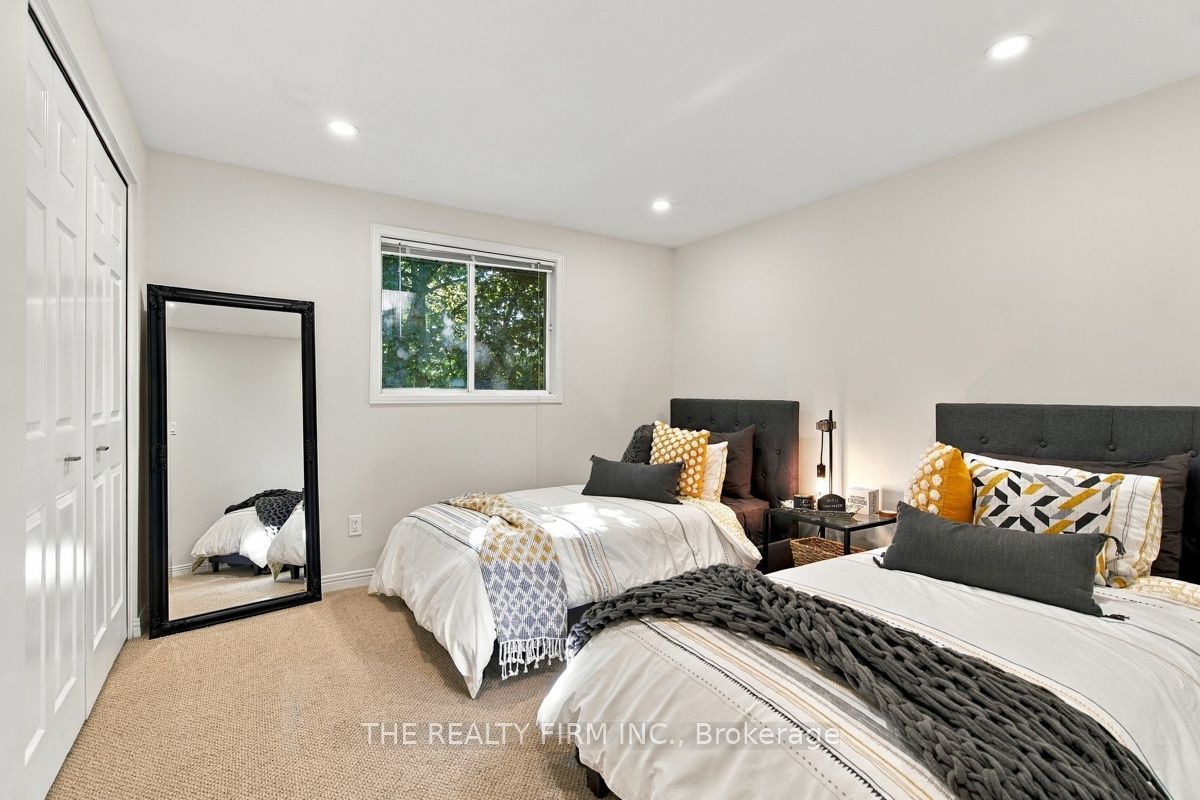 11 Somerset Crescent Property Photo 20