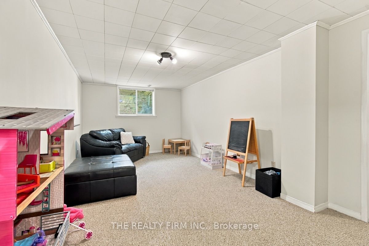 11 Somerset Crescent Property Photo 24