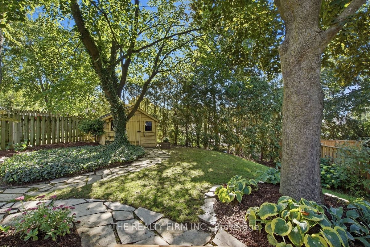 11 Somerset Crescent Property Photo 40