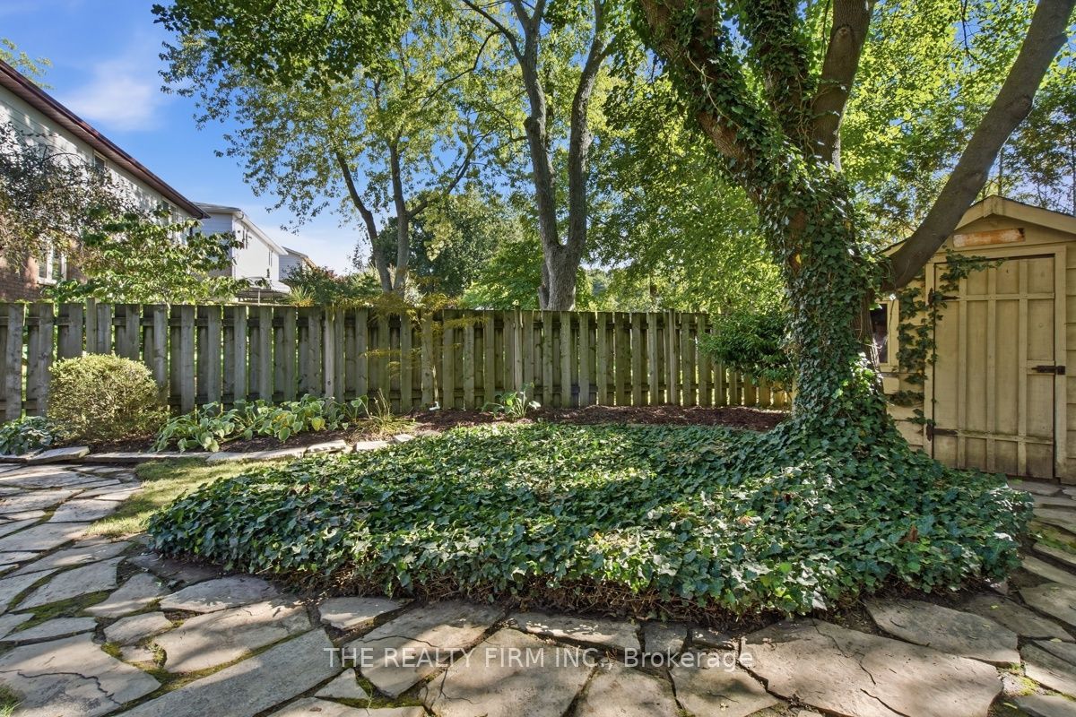 11 Somerset Crescent Property Photo 41