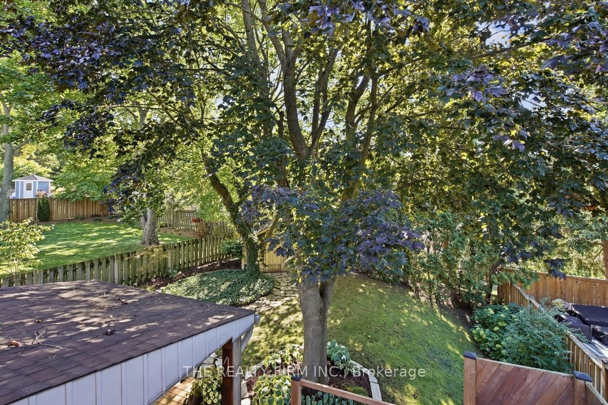 11 Somerset Crescent Property Photo 43