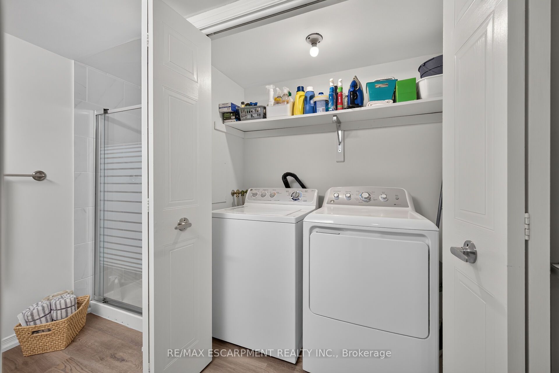 376 Silverbirch Boulevard Property Photo 26