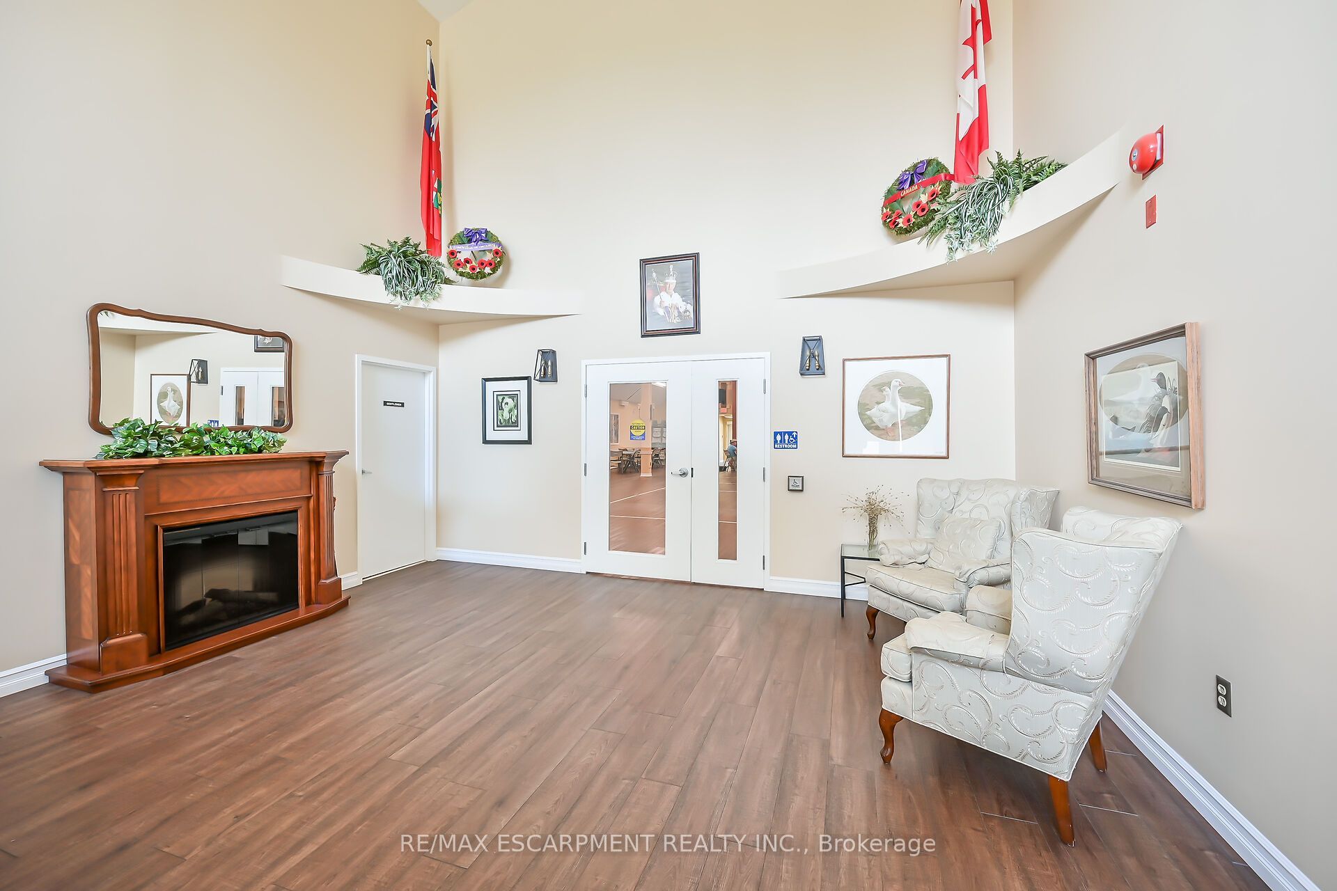 376 Silverbirch Boulevard Property Photo 30