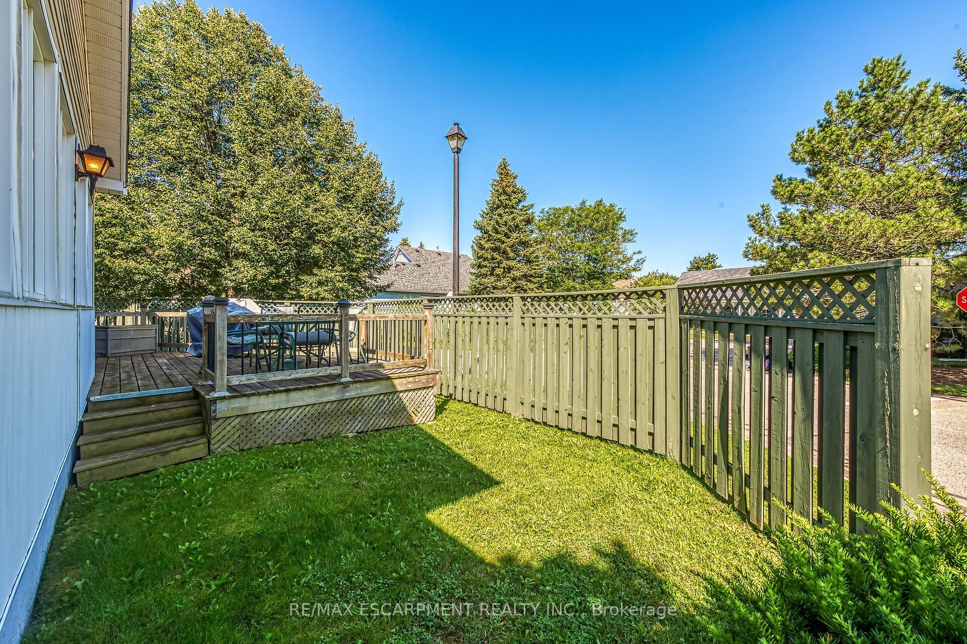 376 Silverbirch Boulevard Property Photo 45