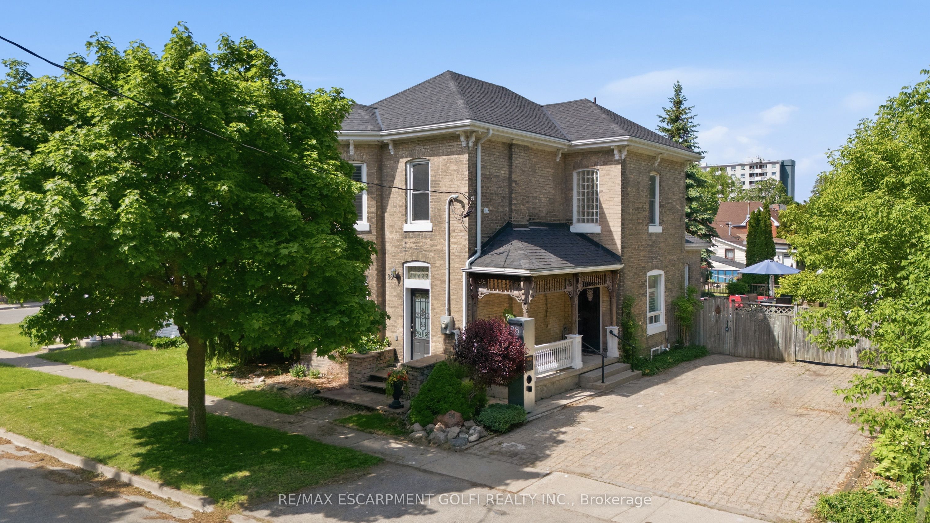 86 Oak Street Property Photo 2