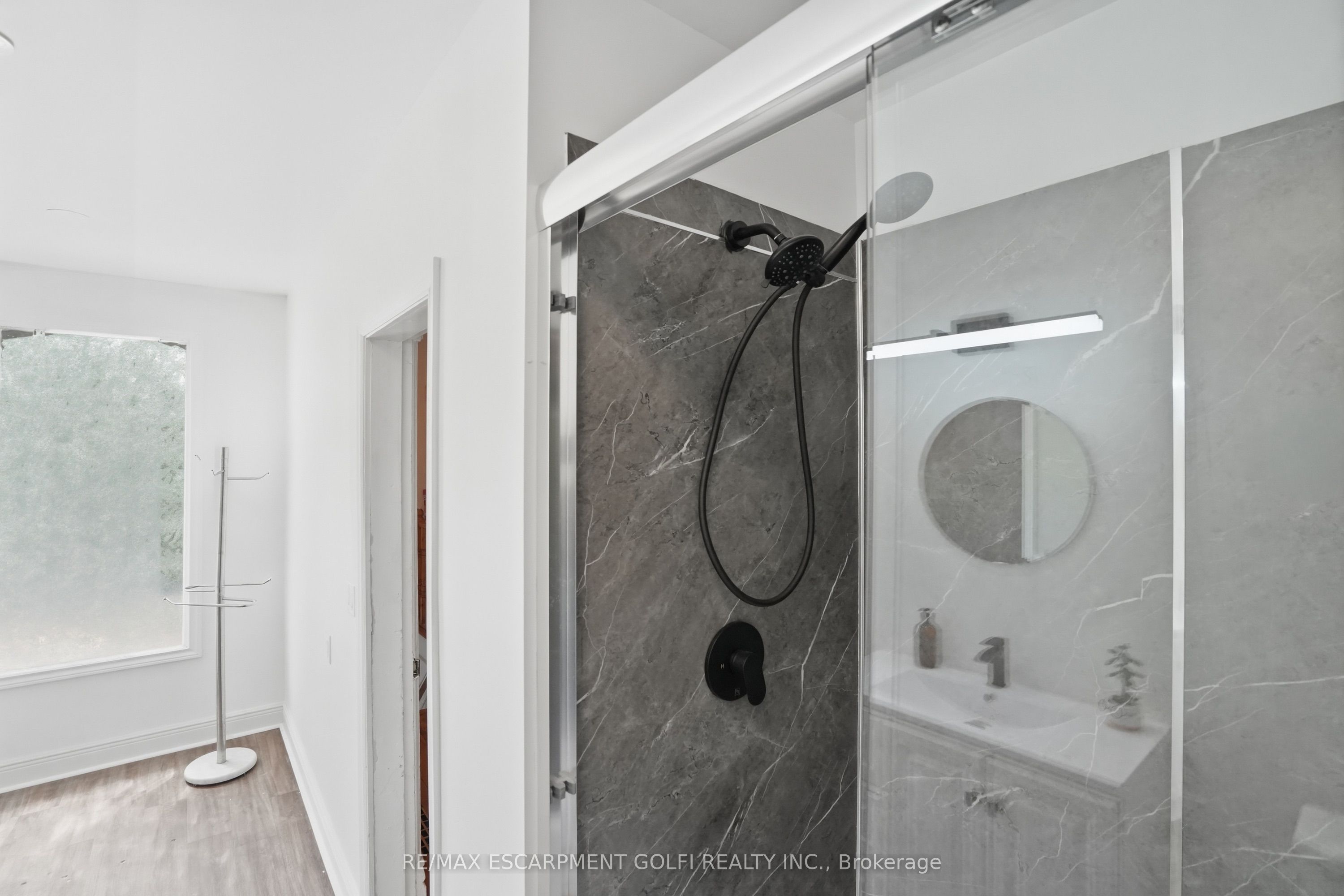 86 Oak Street Property Photo 10