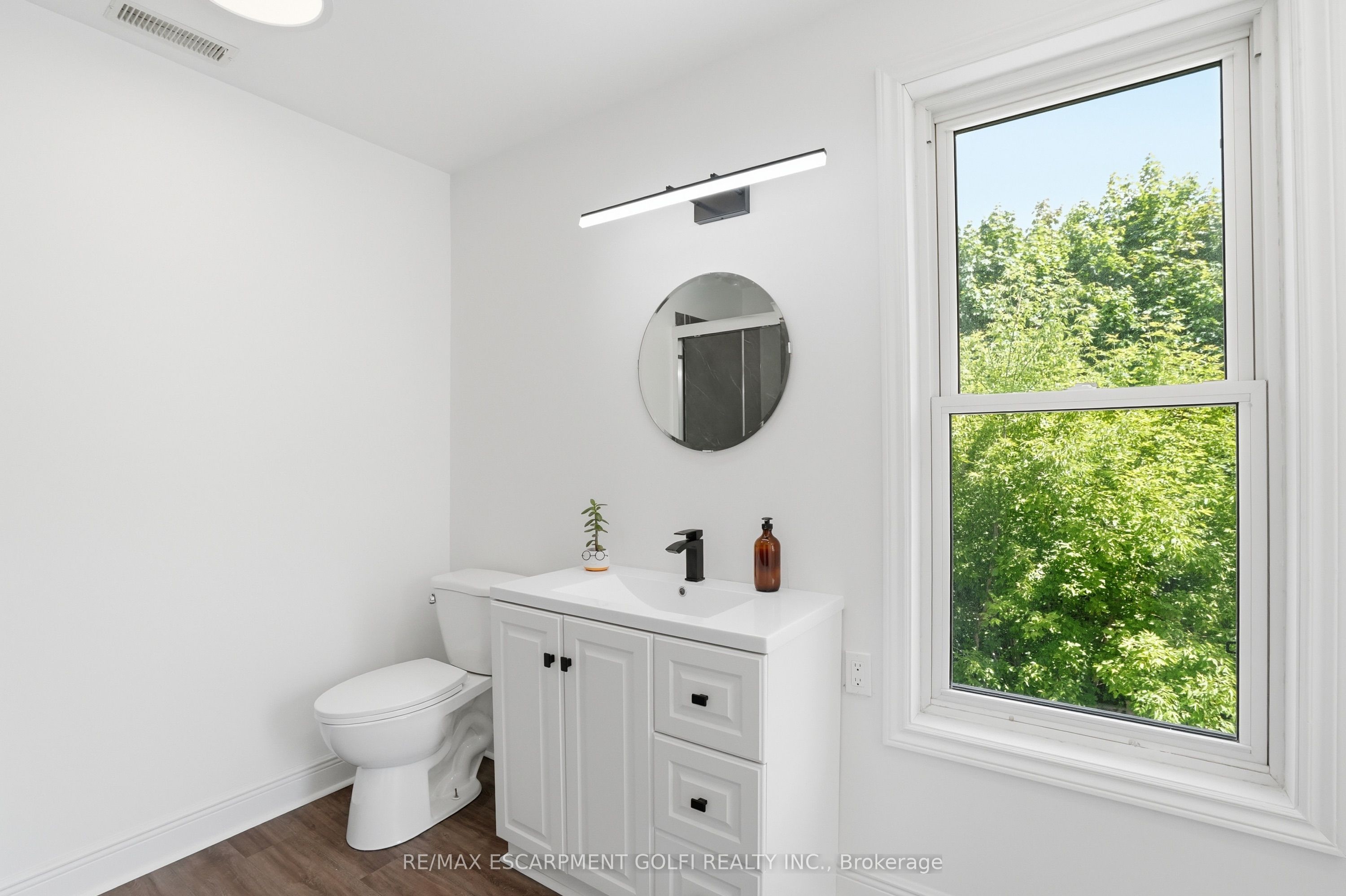 86 Oak Street Property Photo 11