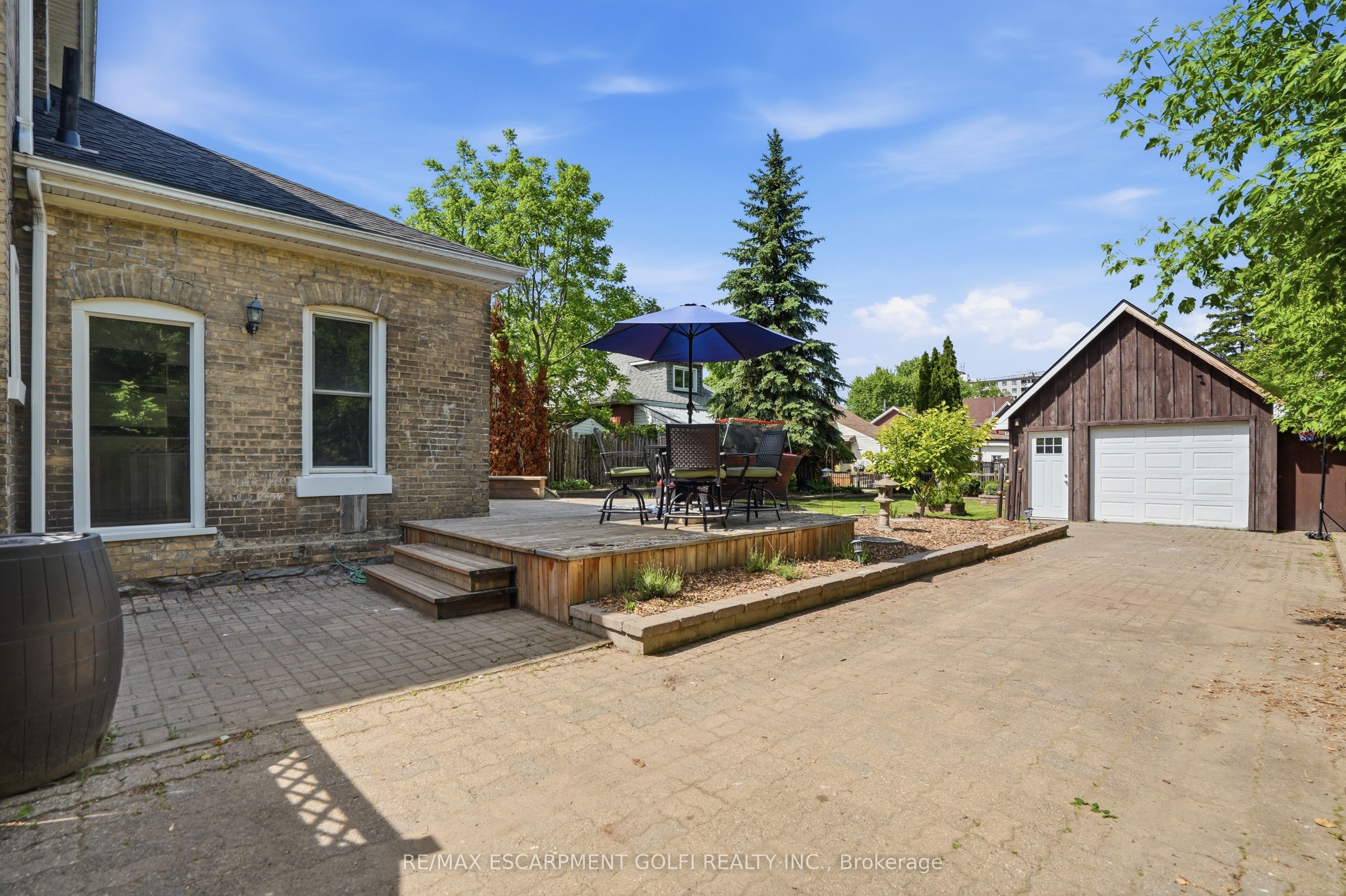 86 Oak Street Property Photo 16