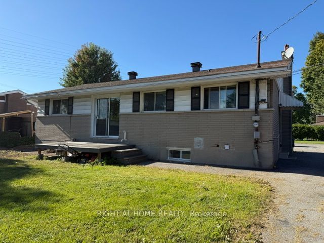 24 Largo Crescent S Property Photo 25