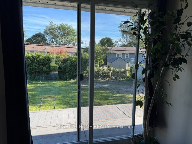 24 Largo Crescent S Property Photo 26