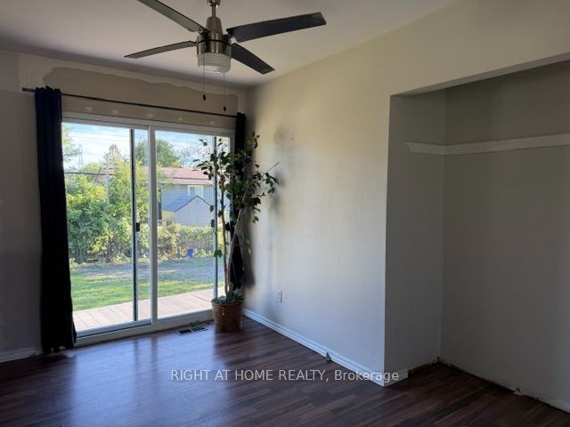 24 Largo Crescent S Property Photo 28