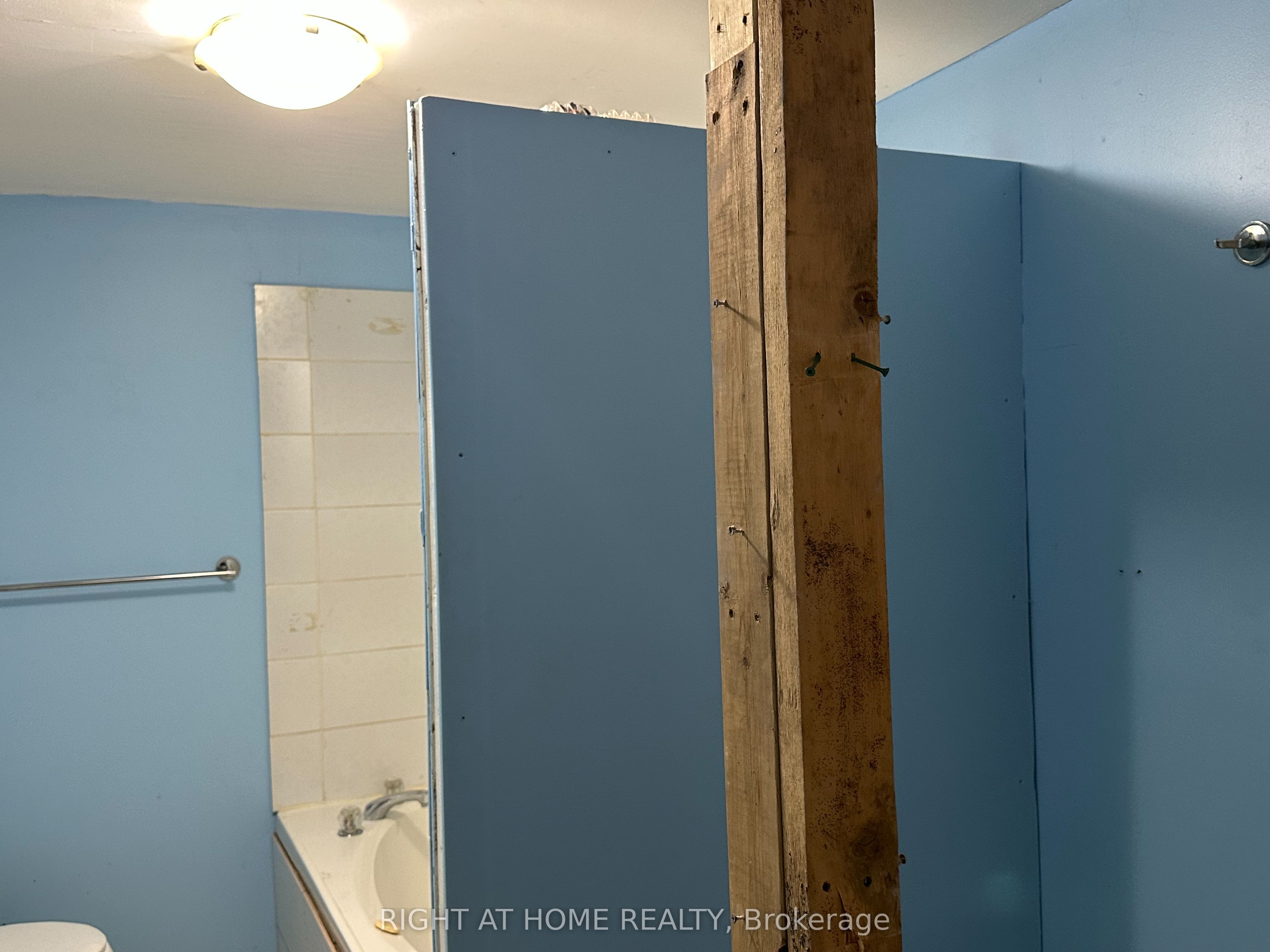24 Largo Crescent S Property Photo 43
