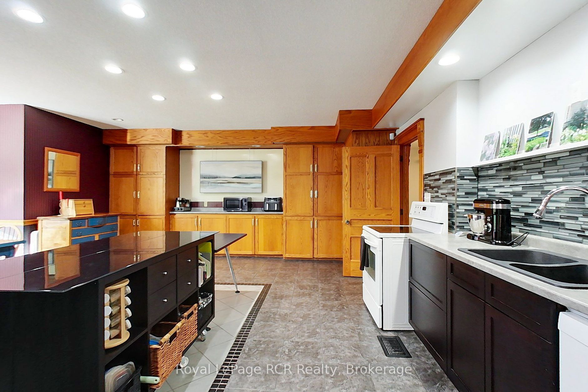 130 John Street Property Photo 12