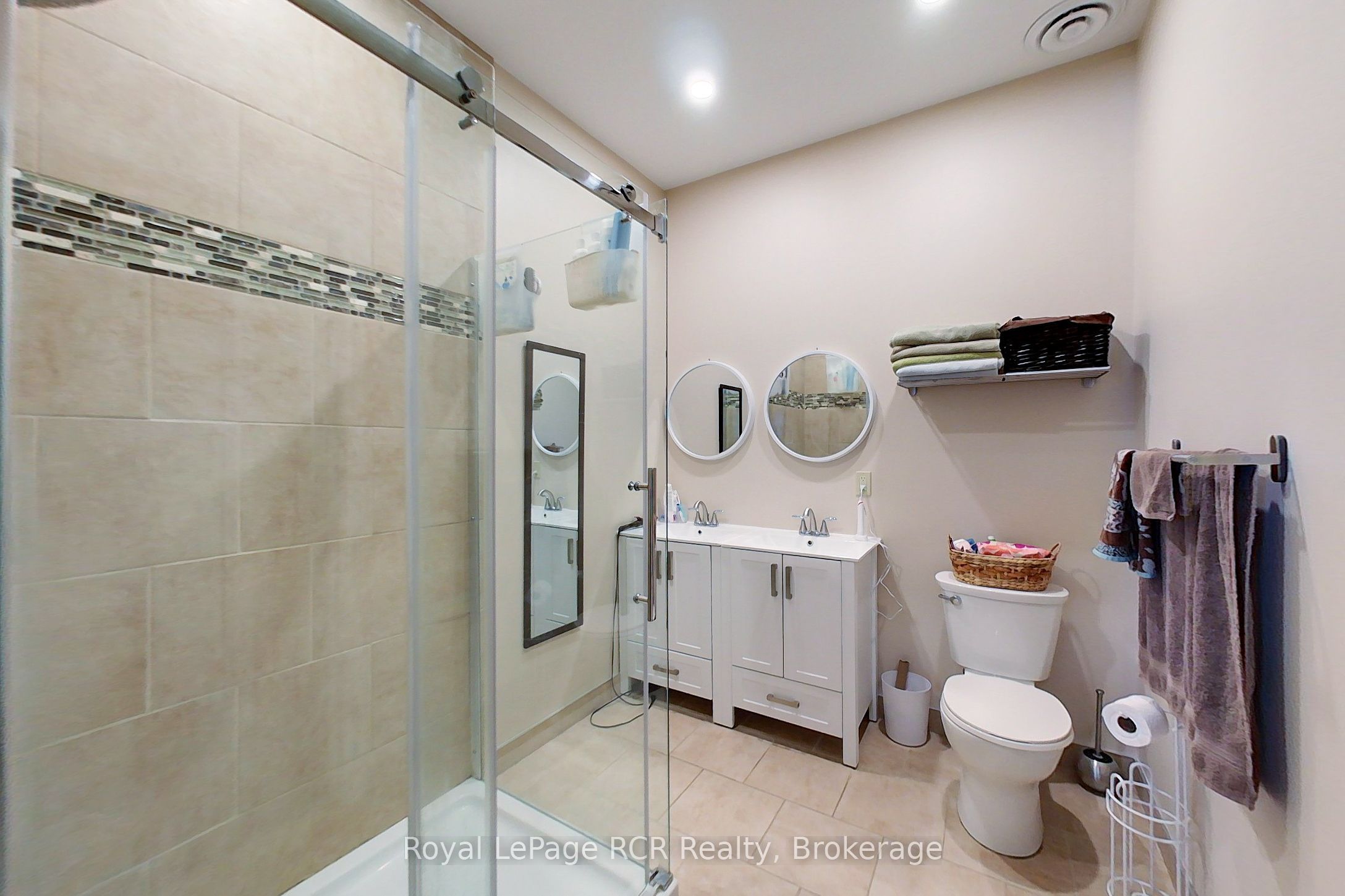 130 John Street Property Photo 43