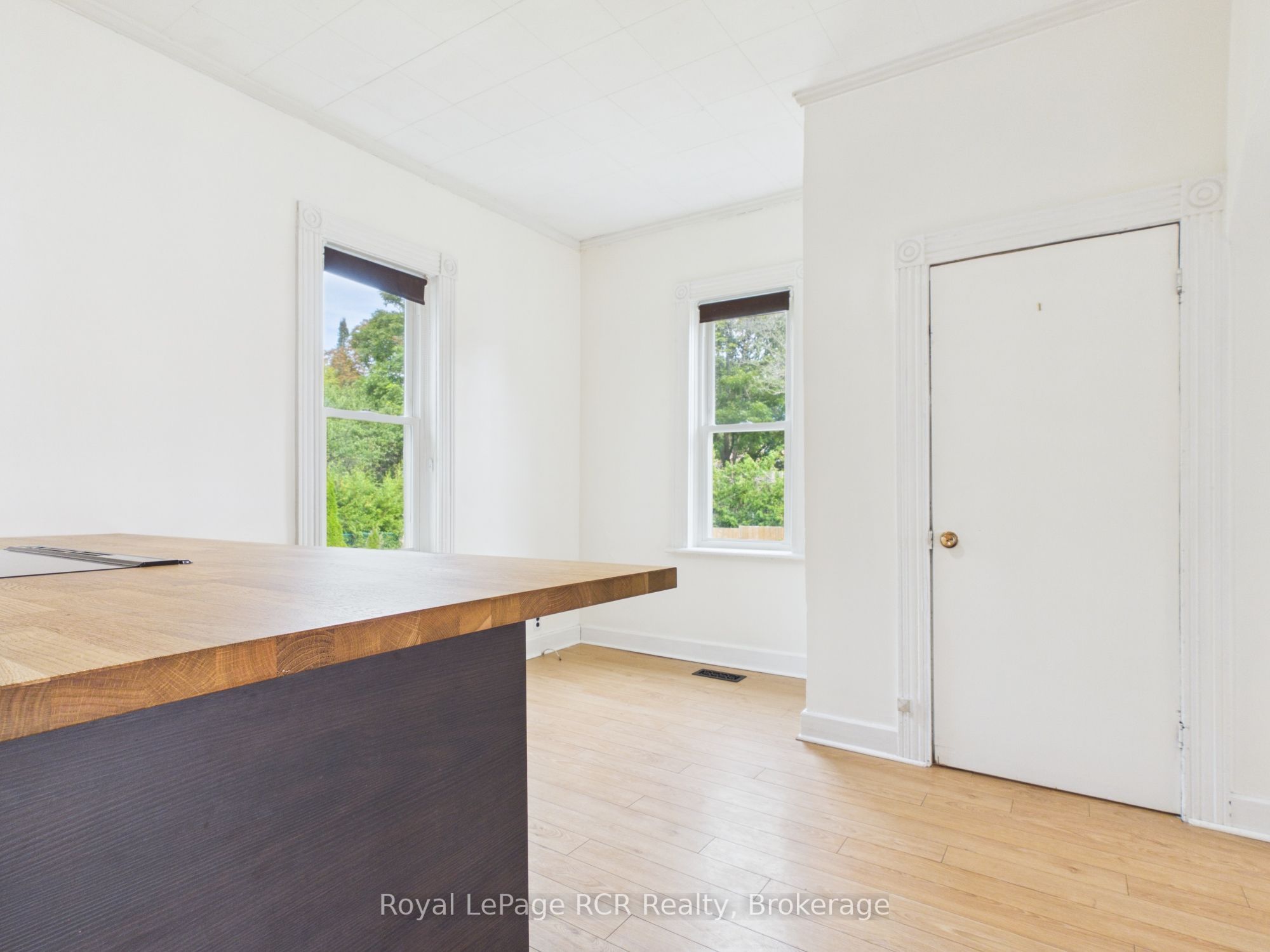 494 16th Street W Property Photo 7