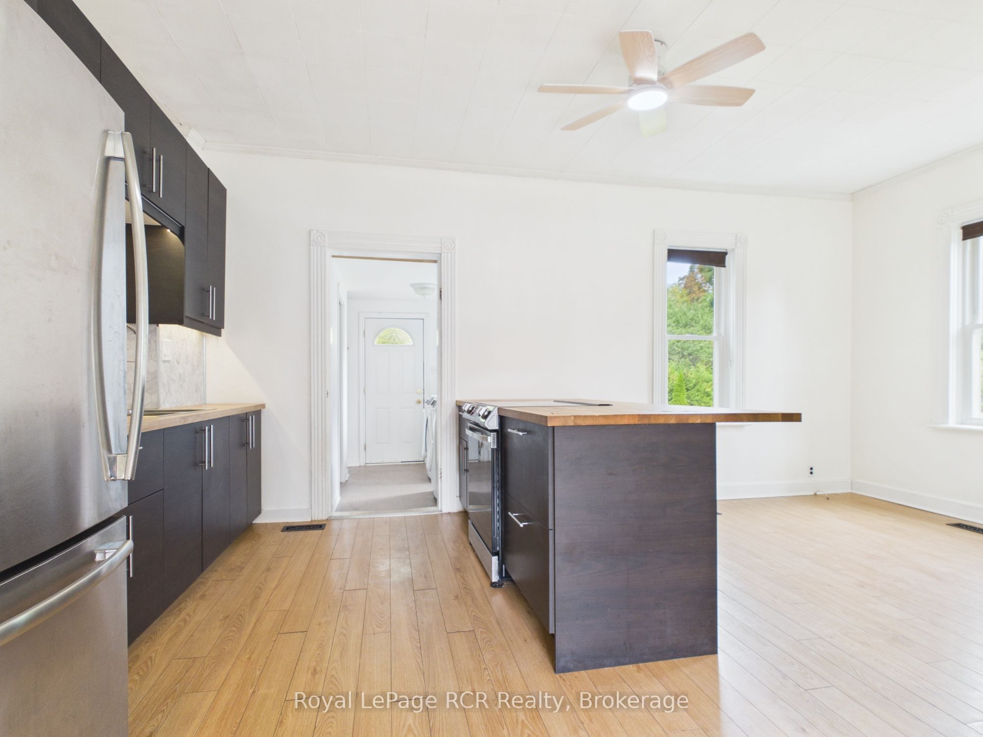 494 16th Street W Property Photo 9